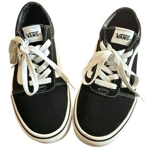 VANS Ward Platform Black and White Shoes Women's Size 7